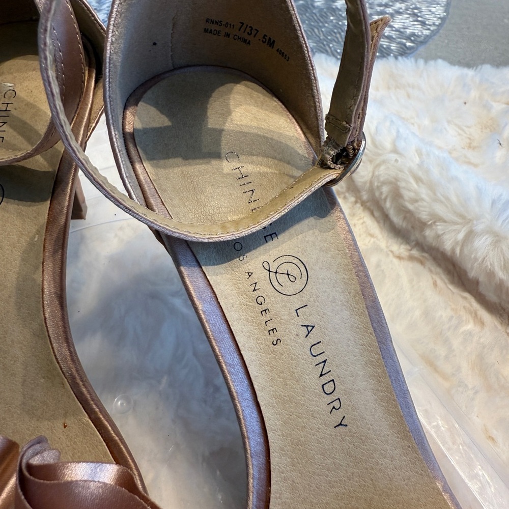 Chinese Laundry Women's Blush Ruffle Heels, size 7.5 - Picture 7 of 16